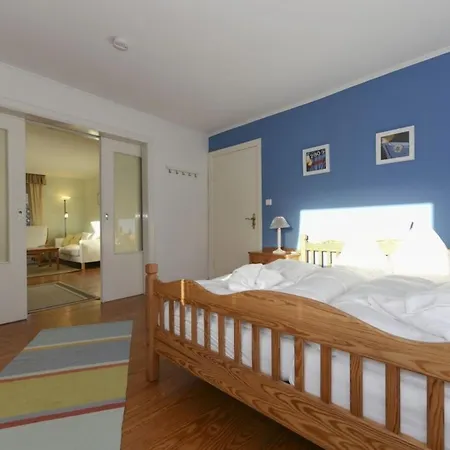 アパート Luett Hus