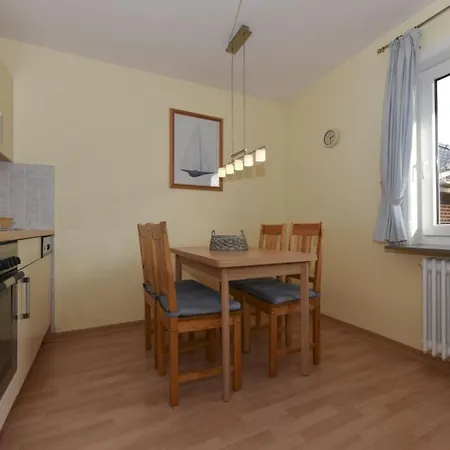 アパート Luett Hus *